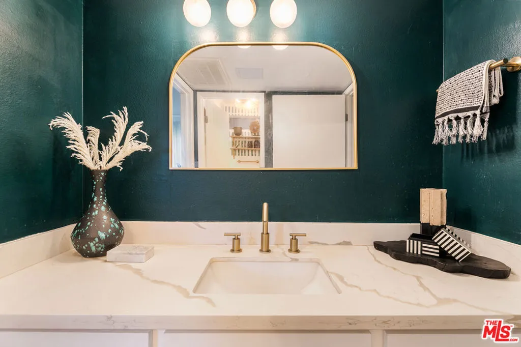 532 N Rossmore Avenue 406, Los Angeles, California 90004 home-pic-11